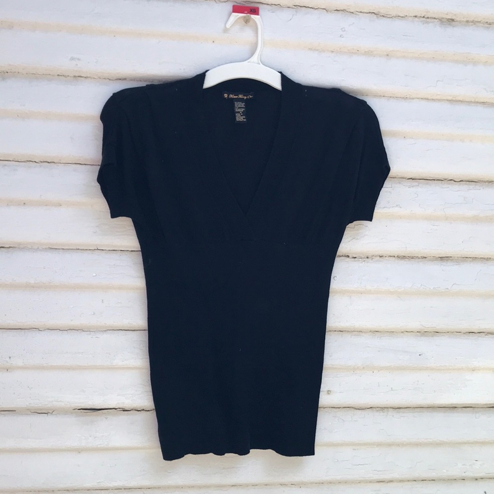 Forever 21 V-Neck fine gauge sweater. Black medium.